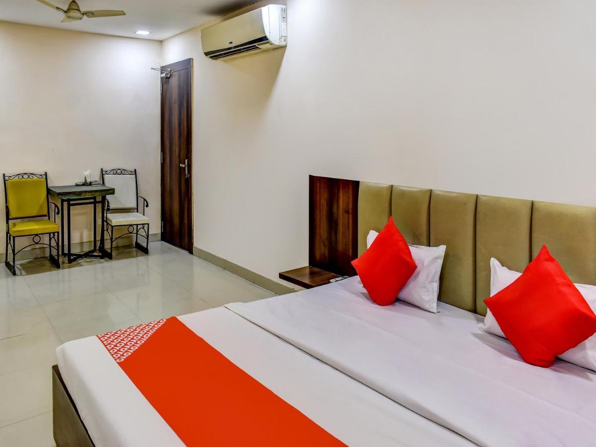 Oyo 78471 Hotel Platinum บิลาสปูร์ ภายนอก รูปภาพ